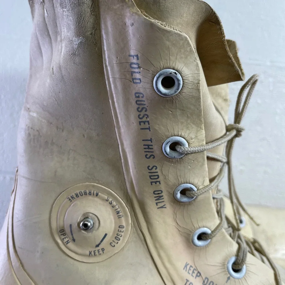 VINTAGE Bata Mickey Mouse Bunny US Military Boots Cream Cold Weather Men's 11 R